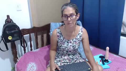 Snapshot of kattydirty144 chatting on September 30, 2:44 pm angel online show from September 30, 2:44 pm