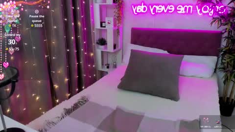 Snapshot of katyaneilson chatting on March 7, 7:08 am Kate online show from March 7, 7:08 am