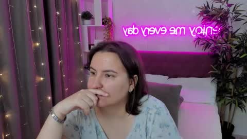 Snapshot of katyaneilson chatting on September 24, 2:59 am Kate online show from September 24, 2:59 am