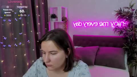 Snapshot of katyaneilson chatting on September 28, 3:23 am Kate online show from September 28, 3:23 am