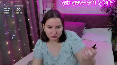 Snapshot of katyaneilson chatting on November 6, 4:02 am Kate online show from November 6, 4:02 am