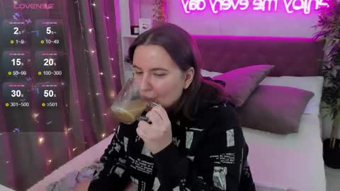 Snapshot of katyaneilson chatting on November 15, 4:43 am Kate online show from November 15, 4:43 am