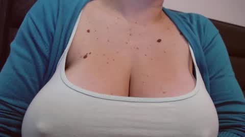 Snapshot of katynextdoor chatting on October 24, 4:53 am Katy online show from October 24, 4:53 am