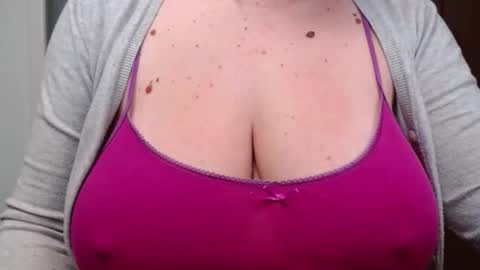 Snapshot of katynextdoor chatting on November 12, 3:07 am Katy online show from November 12, 3:07 am