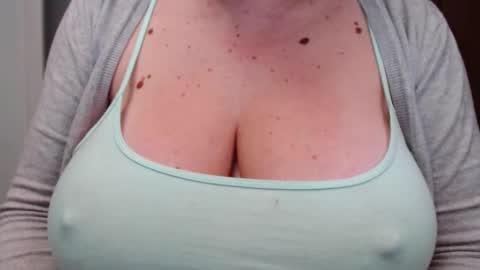 Snapshot of katynextdoor chatting on November 14, 3:49 am Katy online show from November 14, 3:49 am