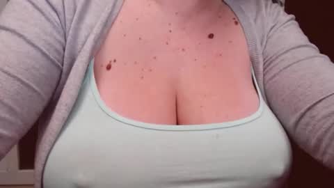 Snapshot of katynextdoor chatting on November 27, 4:14 am Katy online show from November 27, 4:14 am