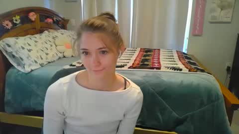 Snapshot of katynowhere chatting on February 11, 8:42 pm Katy online show from February 11, 8:42 pm