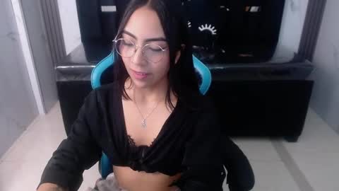 Snapshot of katyrider_a chatting on September 27, 1:38 pm katyrider_a online show from September 27, 1:38 pm