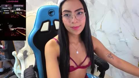 Snapshot of katyrider_a chatting on October 17, 2:30 pm katyrider_a online show from October 17, 2:30 pm