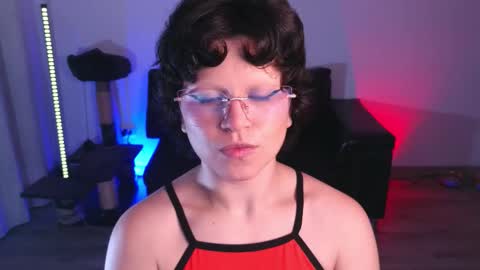 Snapshot of katyxxx_043 chatting on October 23, 12:10 am katyxxx_043 online show from October 23, 12:10 am