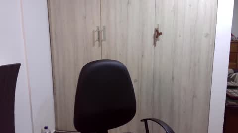  Khawit  online show from December 29, 9:30 pm