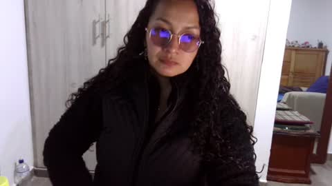  Khawit  online show from December 31, 1:41 pm