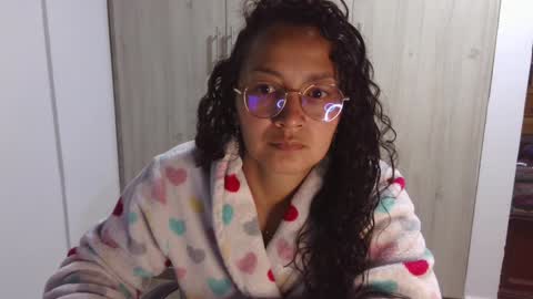  Khawit  online show from January 20, 6:21 am