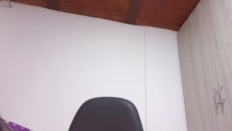  Khawit  online show from January 28, 5:03 pm