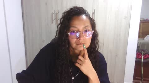  Khawit  online show from February 1, 3:30 am