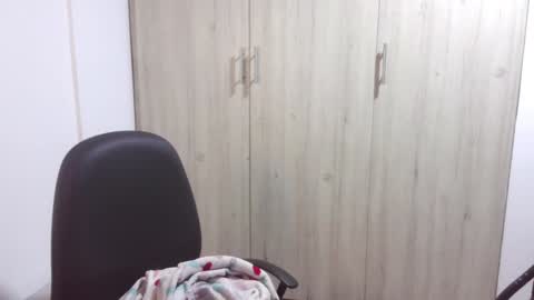  Khawit  online show from February 6, 9:11 am