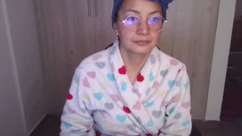  Khawit  online show from February 16, 2:10 pm