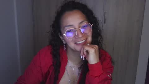  Khawit  online show from February 19, 7:27 pm