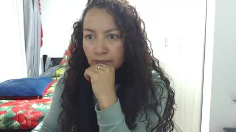  Khawit  online show from December 22, 9:06 am