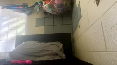 kay_la online show from April 16, 4:19 pm