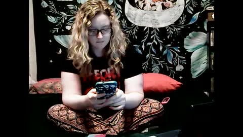 Snapshot of kaybug98 chatting on February 27, 1:16 am kaybug98 online show from February 27, 1:16 am