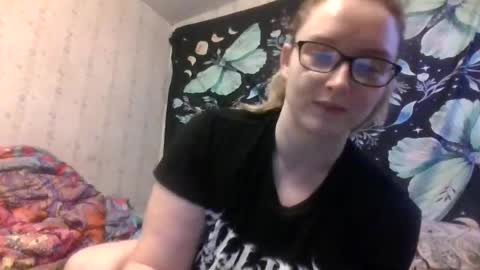 Snapshot of kaybug98 chatting on October 29, 2:41 pm kaybug98 online show from October 29, 2:41 pm