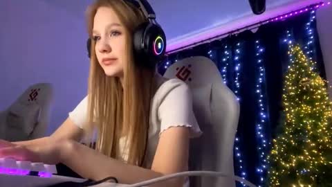 Amia online show from January 13, 9:25 am