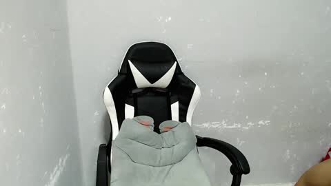 Snapshot of kayegorgeous18 chatting on November 12, 4:13 am Kaye online show from November 12, 4:13 am