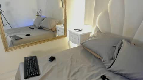 Snapshot of kaylachannell chatting on October 15, 4:23 am kaylachannell online show from October 15, 4:23 am