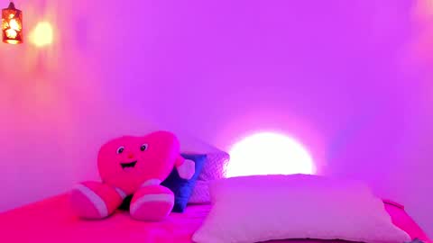 Snapshot of kaylajhonnes6 chatting on September 25, 3:27 pm K A Y L A online show from September 25, 3:27 pm