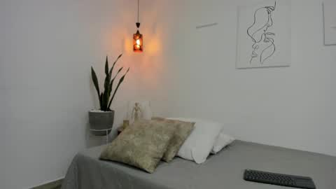 Snapshot of kaylajhonnes6 chatting on November 18, 1:37 pm K A Y L A online show from November 18, 1:37 pm