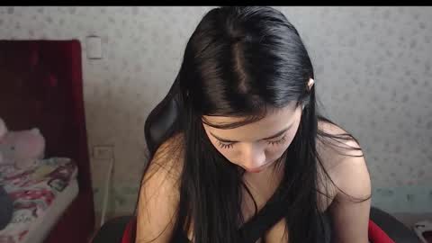 Snapshot of kaylak18x chatting on October 20, 7:42 am Kayla online show from October 20, 7:42 am