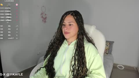 INSTAGRAM AND TW 11kayle online show from December 3, 9:45 pm