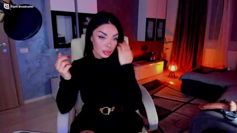 Snapshot of kaylee____77 chatting on December 19, 4:13 pm kaylee online show from December 19, 4:13 pm