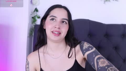 kaylee_lee online show from April 7, 3:40 am