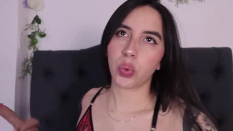 kaylee_lee online show from April 17, 4:04 am