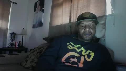 Snapshot of kayleekakesnslim chatting on February 27, 11:37 pm kaylee kakes online show from February 27, 11:37 pm