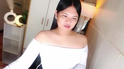 Y O U R        F U T U R E       K A Y L E E  online show from January 14, 6:35 pm