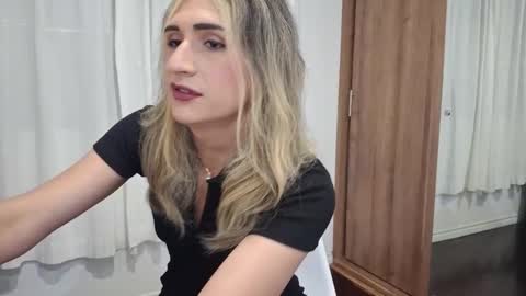 Snapshot of kayleesims_ chatting on January 9, 12:24 am Kaylee Sims online show from January 9, 12:24 am