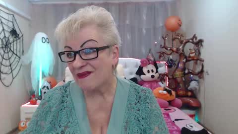 kaylesmoll online show from October 21, 7:03 pm