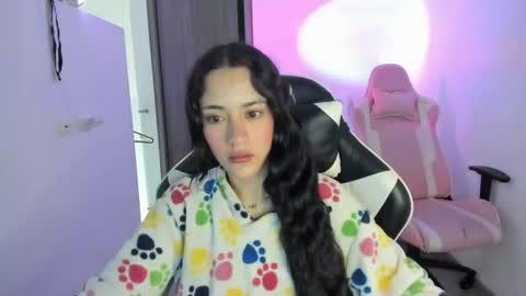 Snapshot of kaylie_xxx chatting on November 27, 11:01 am kaylie online show from November 27, 11:01 am