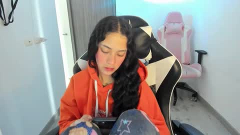 Snapshot of kaylie_xxx chatting on December 3, 11:41 am kaylie online show from December 3, 11:41 am