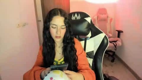 Snapshot of kaylie_xxx chatting on December 4, 3:38 am kaylie online show from December 4, 3:38 am