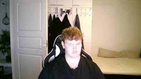 Snapshot of kayttajaviides5 chatting on October 23, 8:13 am Aatu online show from October 23, 8:13 am