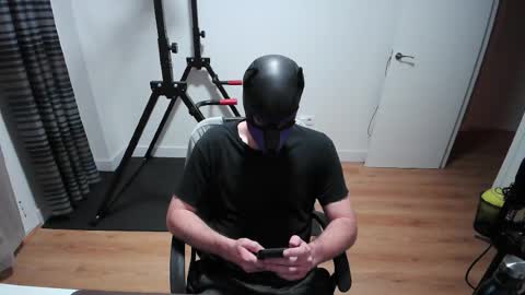 Neon online show from November 2, 7:05 pm