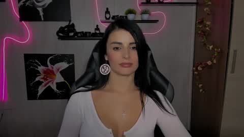 kayworl online show from December 8, 4:50 pm