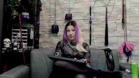 Miss Kazia online show from February 10, 1:10 am