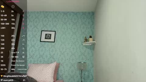 Snapshot of kazzuroux001 chatting on December 24, 11:22 pm KazzuRoux001 online show from December 24, 11:22 pm