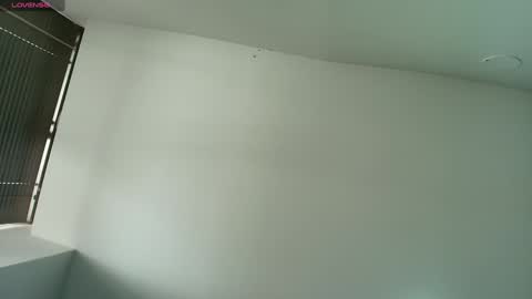 Snapshot of kazzuroux001 chatting on February 8, 6:44 pm KazzuRoux001 online show from February 8, 6:44 pm