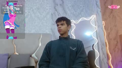 Snapshot of keahi_tay chatting on February 28, 11:33 am keahi online show from February 28, 11:33 am